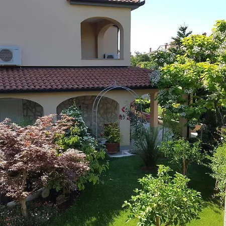 Apartment-studio-ginkgo-a1 * بنجول