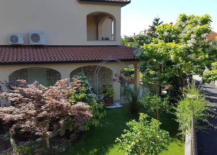 Apartment-studio-ginkgo-a1 * 반졸레